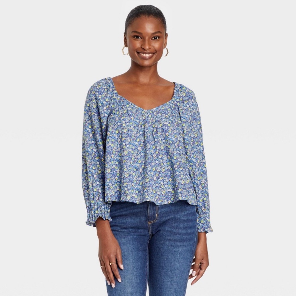 Universal Thread Long Sleeve Pintuck blouse blue floral puff sleeve